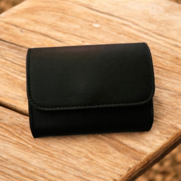 NWT INC International Concepts Sibbell Crossbody Bag Gold Snake/Black 2 PC set - Picture 12 of 15